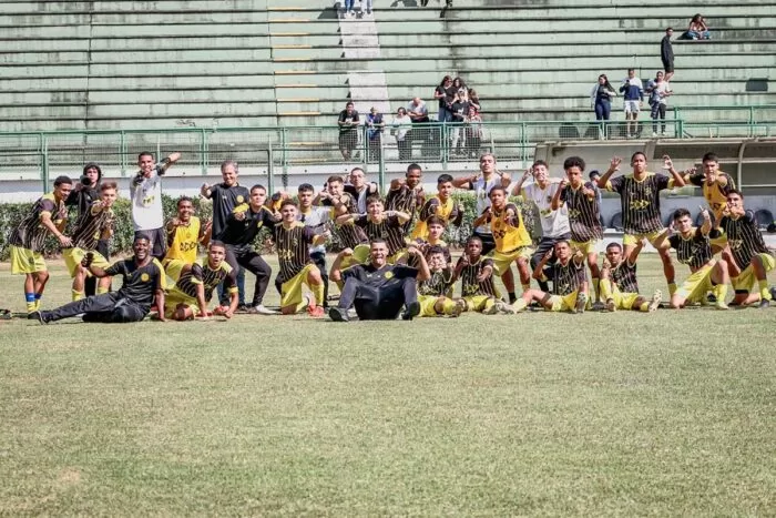 Uberabinha vence e segue na liderança do Mineiro de base 1 uberabinha by marcelo costa