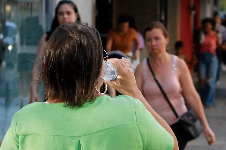 Primavera chega com onda de calor e alerta para cuidados com a saúde 1 CALOR felipe couri 1