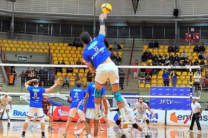 Com recorde de público, Sada Cruzeiro vence o JF Vôlei no Ginásio Municipal 1 jf volei sada cruzeiro by leo costa