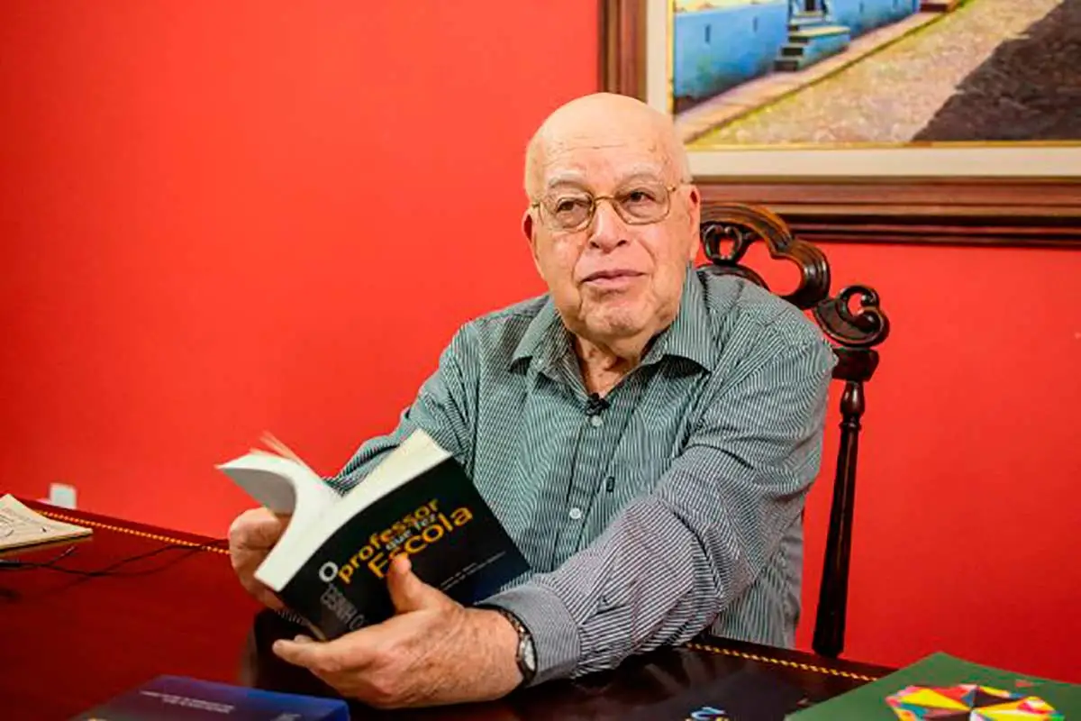 Morre Murílio Hingel, ex-ministro da Educação, aos 90 anos 1 Morre Murílio Hingel, ex-ministro da Educação, aos 90 anos