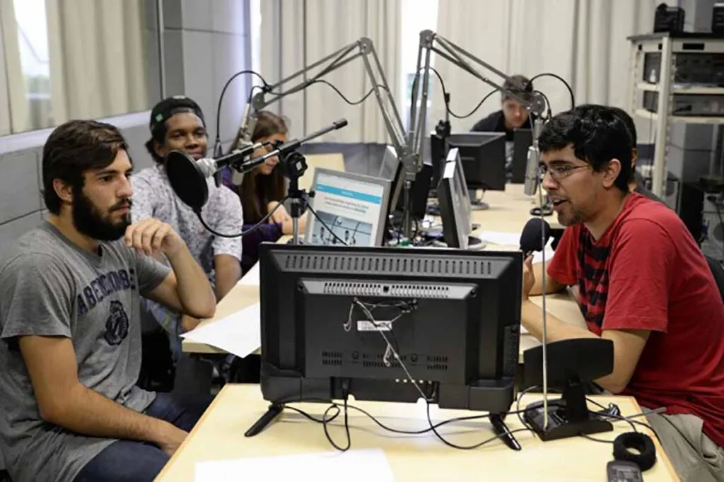 radio facom twin alvarenga ufjf