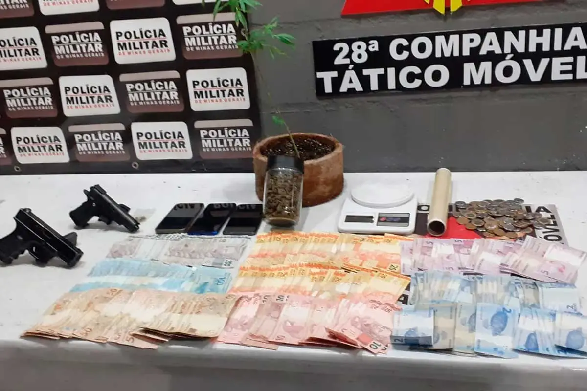 Seis pessoas são presas e uma adolescente é apreendida em operação de combate ao tráfico em JF