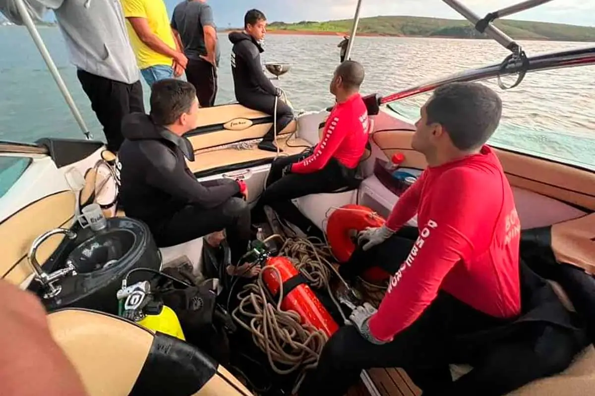 Bombeiros procuram jovem afogado em represa 1 nazareno buscas bombeiros