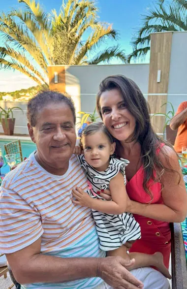 Coluna Cesar Romero - 27/12/2023 2 Casal com menina 261223 enviada pelo CR