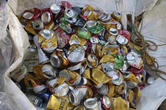 Apenas 1% dos resíduos coletados em JF é reciclado 1 BIOSFERA RECICLAGEM Rovena Rosa Agencia Brasil