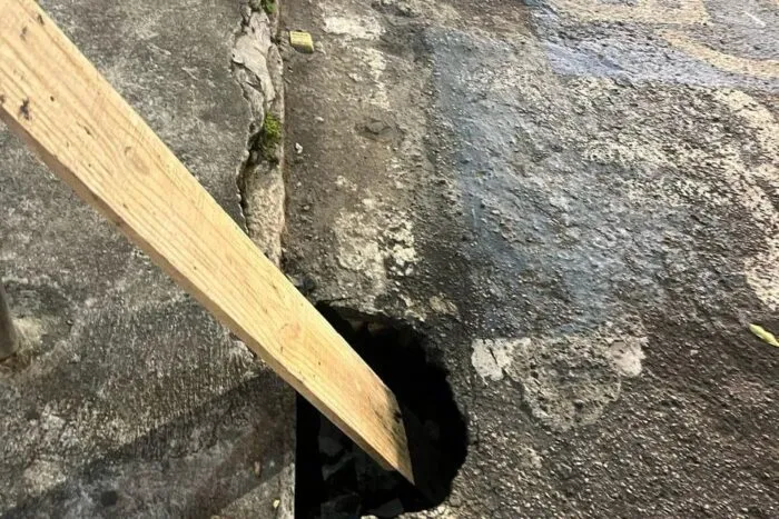 Buraco em vaga de estacionamento prejudica acessibilidade 1 WhatsApp Image 2024 02 08 at 08.34.08