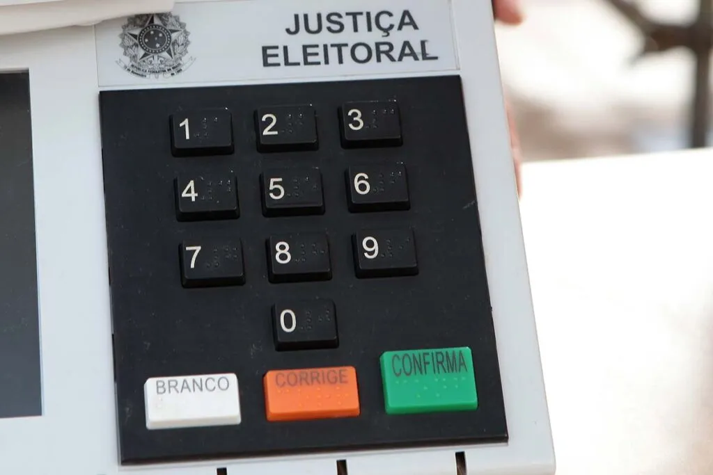 Mais de 1.300 urnas estão armazenadas em Santa Terezinha