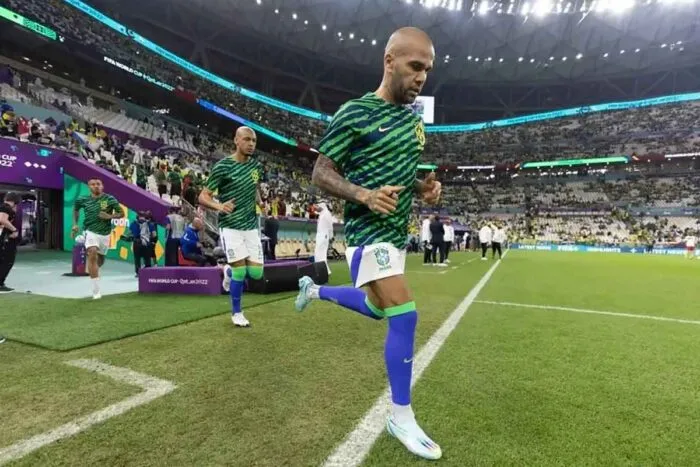 Daniel Alves paga fiança para ter liberdade provisória, diz jornal 1 Daniel Alves foto Lucas Figueiredo CBF