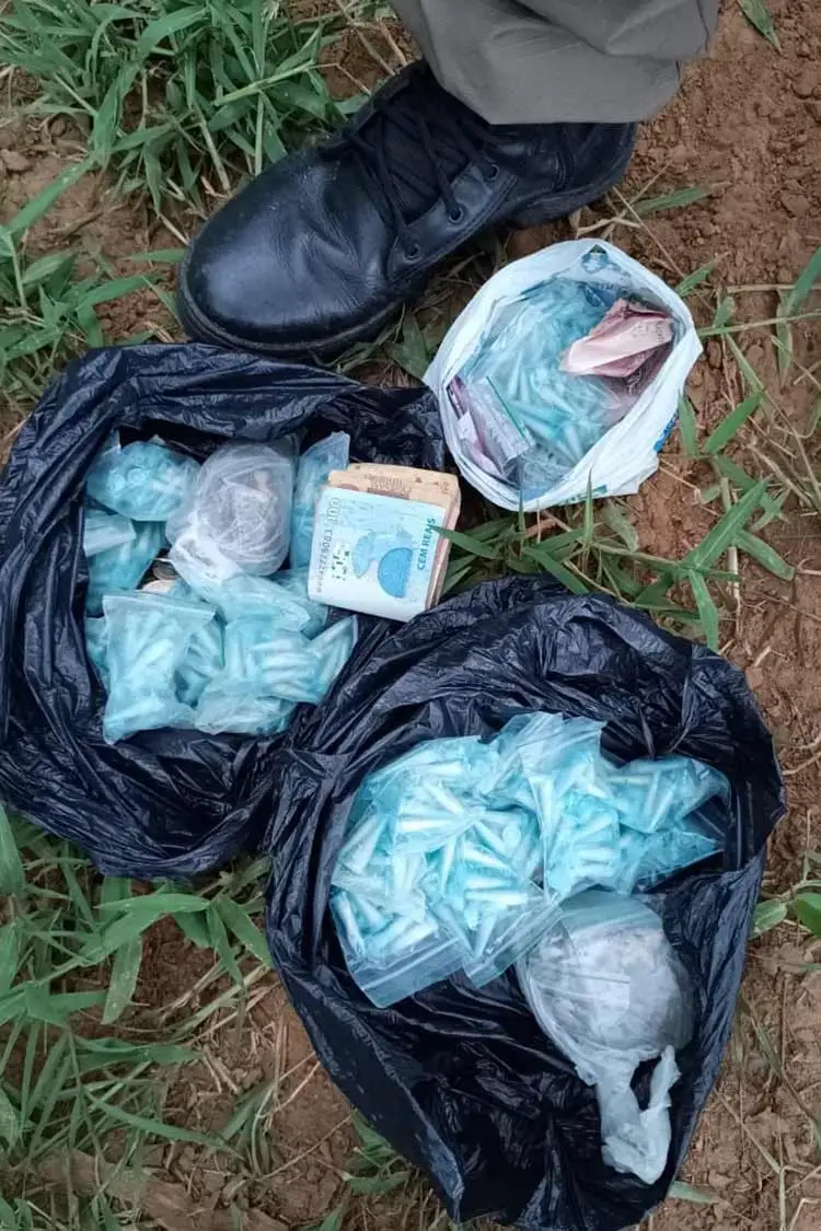 Homem em prisão domiciliar é preso com 530 tubos de cocaína 1 apreensao drogas matias barbosa foto pf 2