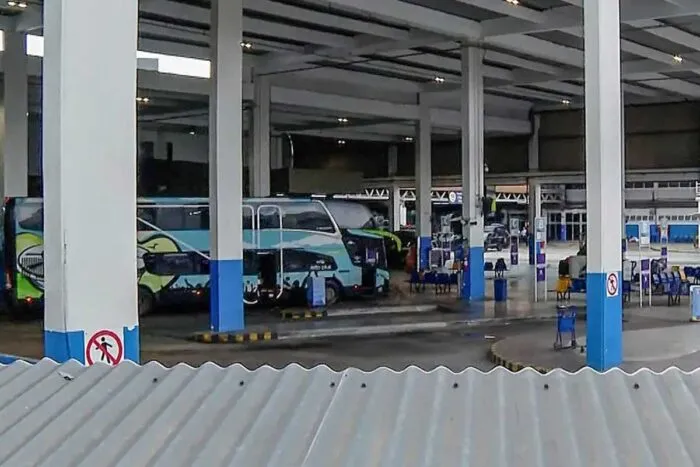 Maior parte dos passageiros feitos reféns no Rio chegou em JF durante a madrugada 1 passageiros ônibus sequestro