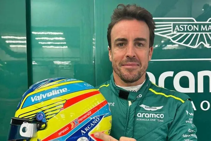 Fernando Alonso encerra boato de interesse da Mercedes e renova com a Aston Martin 1 Fenando Alonso