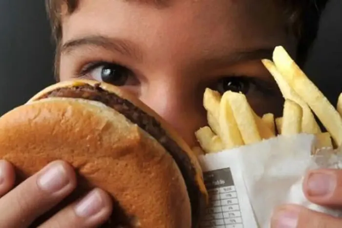 Crianças brasileiras estão mais altas e mais obesas, revela estudo 1 crianças obesidade