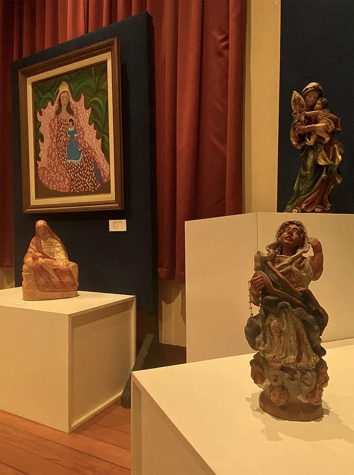 Exposição no Forum da Cultura destaca representações de Nossa Senhora 1 Detalhe da exposicao Azul e teu manto Beanco e teu veu