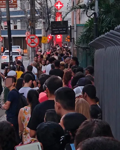 Juiz-foranos esperam até 7 horas para regularizar título de eleitor no último dia do prazo 1 fila cartorio interna by hugo editada