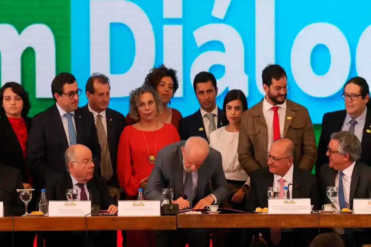 Lula sanciona taxação de compras internacionais de até 50 dólares 1 Sancao Lula taxacao compras internacionais Antonio Cruz Agencia Brasil