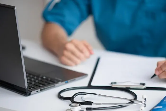 Planos de saúde podem sofrer reajuste extra e redução no tempo para comunicar consumidor 1 planos de saude medico freepik