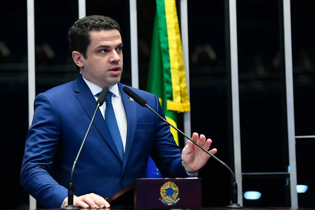 Novo senador por Minas quer reduzir imposto para ajudar pessoas com perda auditiva 1 Senador Castella Netto