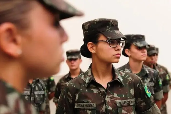 Mulheres poderão se alistar no serviço militar aos 18 anos 1 mulheres