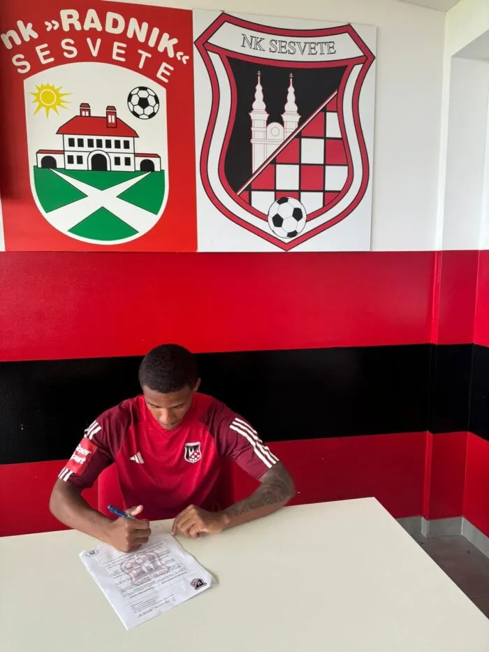 Jovens aprovados em peneira realizada em Leopoldina assinam com Dinamo Zagreb 2 dioguinho contrato creditos arquivo pessoal