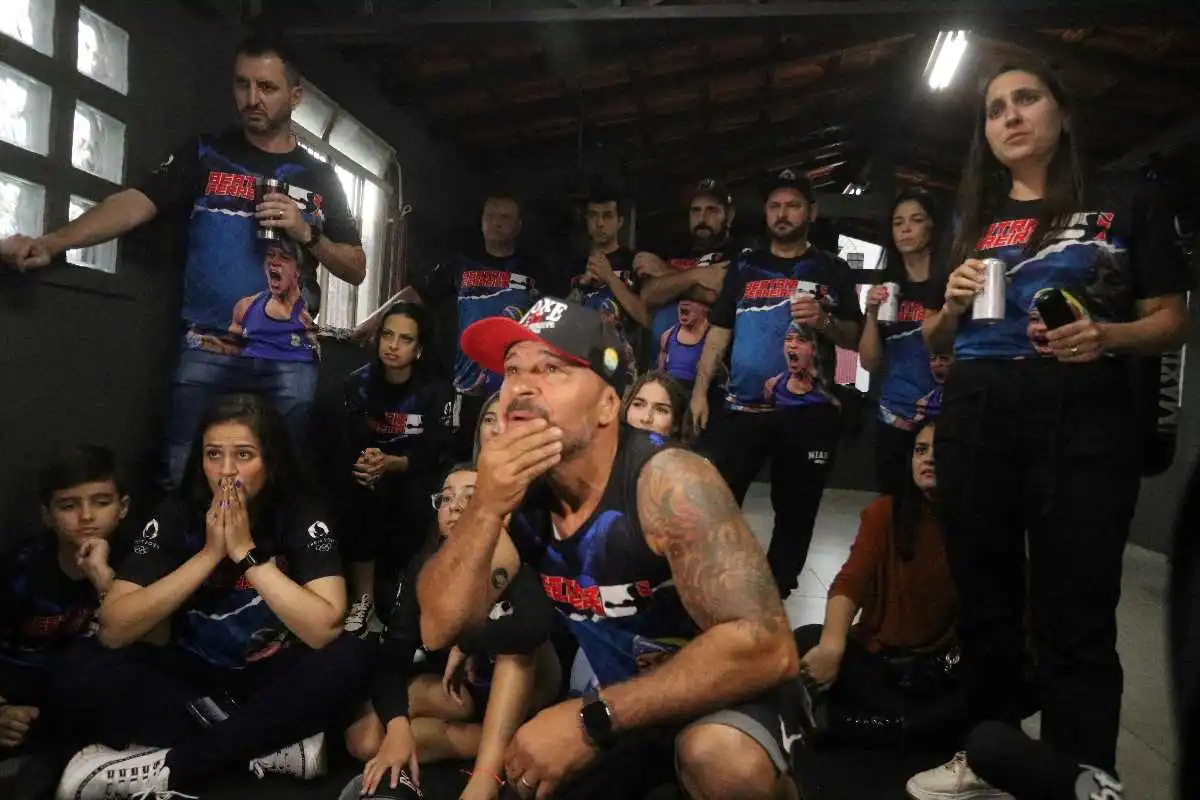 'É uma guerreira': Sergipe, pai de Bia Ferreira, se orgulha do bronze da filha nas Olimpíadas 1 sergipe familia bia ferreira felipe couri site