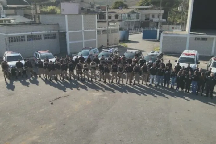 Quase 80 policiais realizam operação contra o tráfico em Barroso 1 tráfico policiais 80 barroso