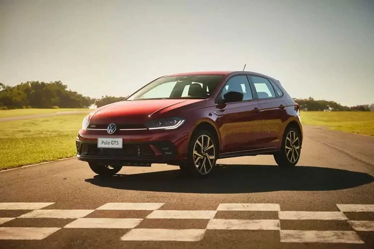 Carros mais vendidos: Strada retoma liderança, com Polo logo atrás em julho 2 carros mais vendidos polo