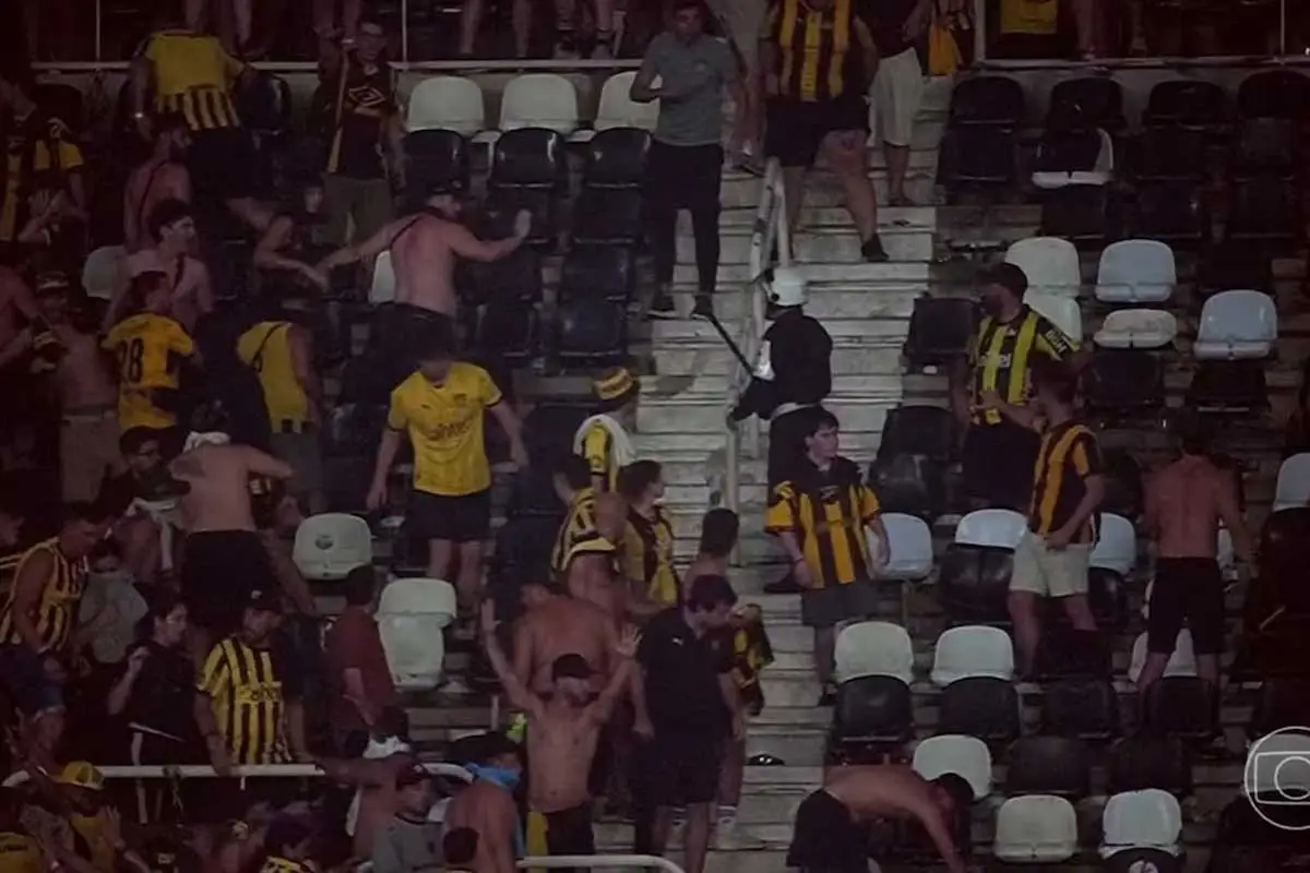 Torcida do Peñarol depreda Nilton Santos, e Botafogo cobrará do clube uruguaio