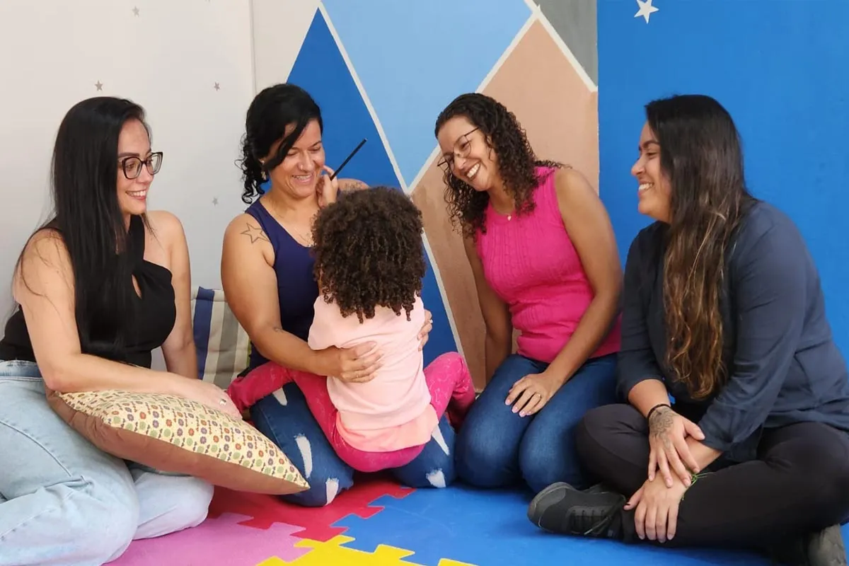Família Acolhedora busca lar temporário e seguro para crianças e adolescentes 1 Família Acolhedora