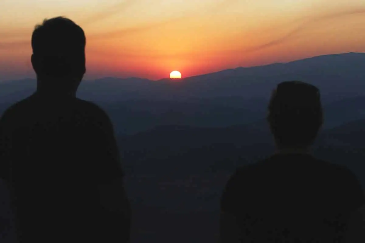 Retrospectiva 2024: fatos e fotos marcantes do ano 2 RETRO24 POR DO SOL NO PICO CABECA DE FORMIGA FOTO FELIPE COURI