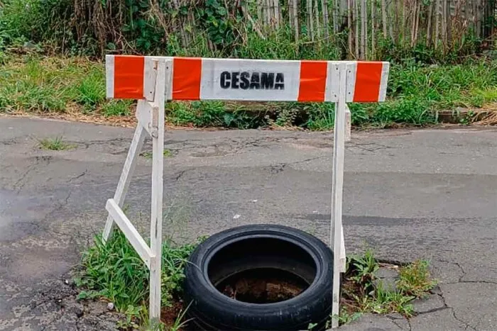 Buracos e matagal prejudicam trânsito e oferecem riscos à saúde na Zona Nordeste 1 VU parque independencia