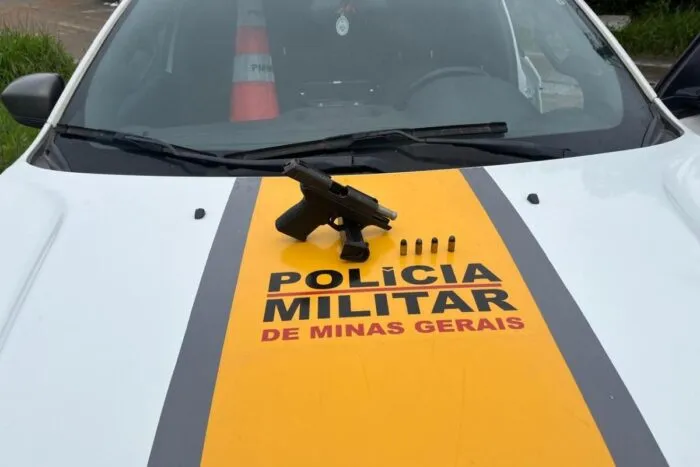 Homem é preso na BR-265 após perseguição 1 Homem é preso na Br 265 após perseguição Suspeito não obedeceu ordem de parada e possuía uma pistola