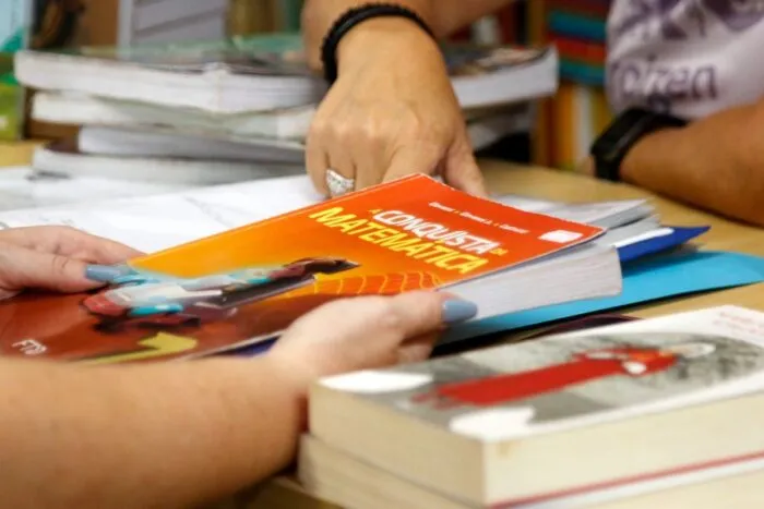 Juiz-foranos economizam até 50% com compra de livros didáticos usados 1 site 2 1