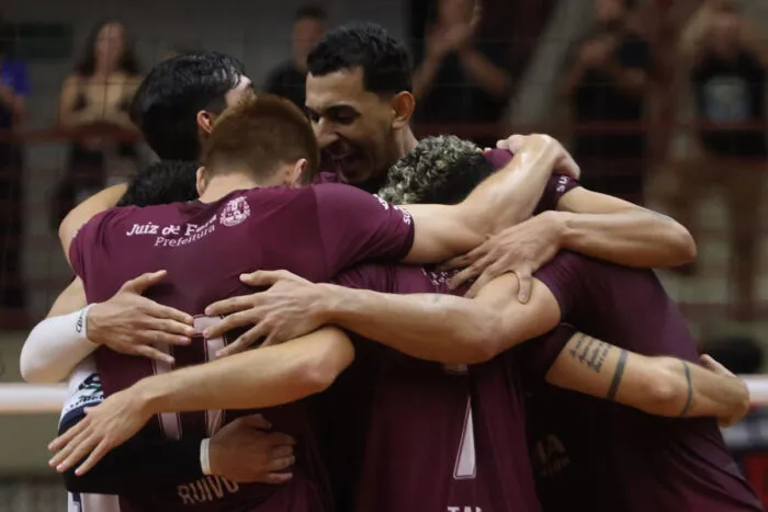 JF Vôlei vence o Praia Grande no tie-break e segue 100% na Superliga B 1 jf volei praia2 by leo editada