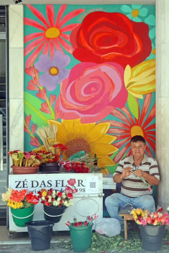 Zé das Flores: florista que ocupa o mesmo posto no Centro há quase 40 anos 1 zé das flores