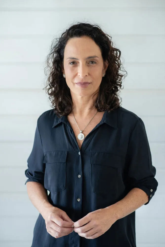 Escritora mineira Sílvia Paiva Ramos estreia com o romance 'Quem será contra nós?' 1 silvia lançamento