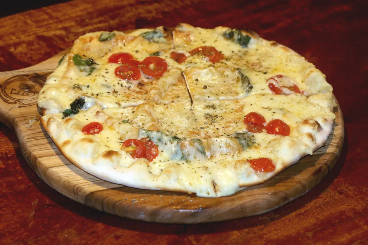 'Autêntica pizza de Minas Gerais': conheça o Encanto de Minas 1 pizza encanto de minas