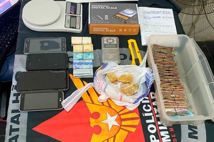 Mais de R$ 4 mil são encontrados com suspeito de tráfico de drogas 1 suspeito