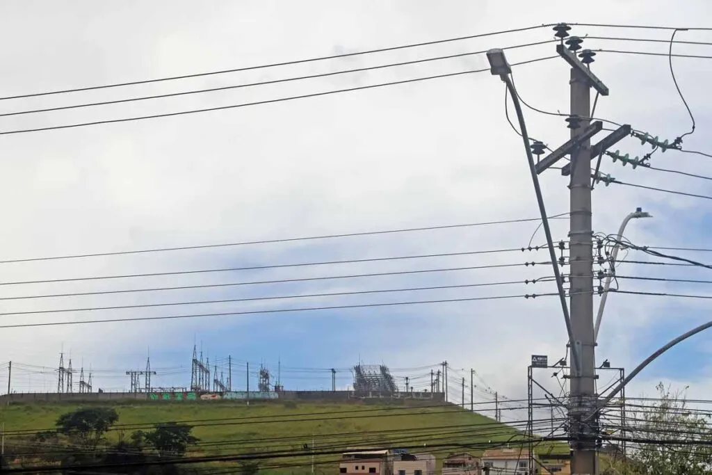 'Gato' na luz: Juiz de Fora responde por 75% das irregularidades encontradas pela Cemig na Zona da Mata 1 rede eletrica cemig foto leonardo costa