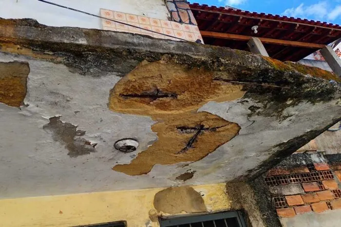 Moradores da Zona Leste alertam sobre marquises danificadas e riscos de acidentes 1 vu marquise progresso