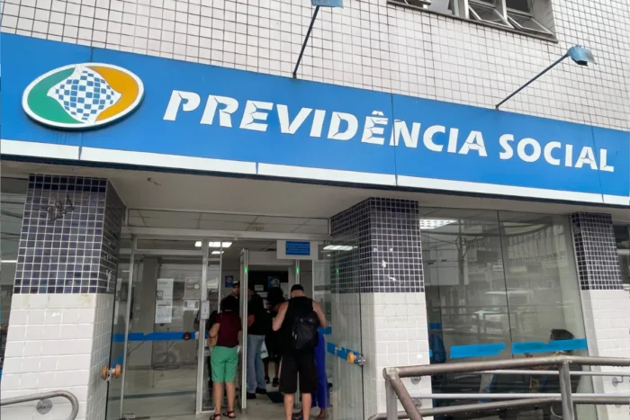 INSS: governo suspende descontos na folha salarial de beneficiários