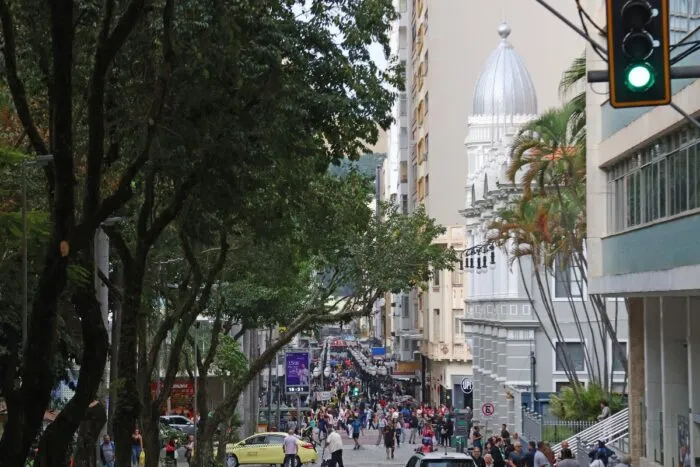 Nossa cidade, nossas histórias: 175 anos de Juiz de Fora contados por seus moradores