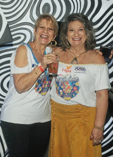 Coluna Cesar Romero –17 de julho de 2025 7 Regina Vaz de Mello Gouvea e Adriana Manganelli FOTO ANDREA OTTONI