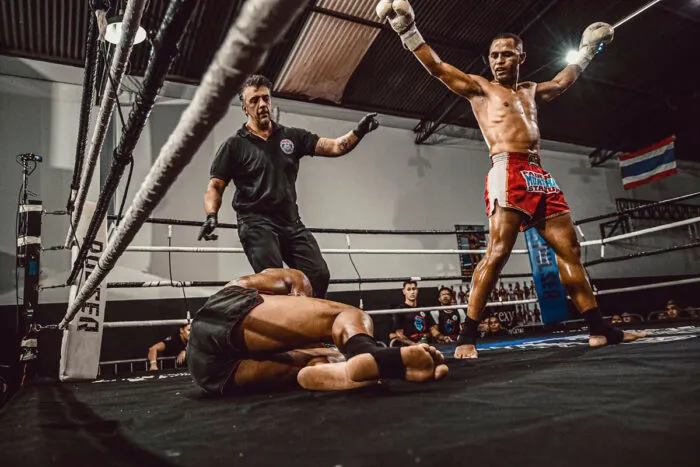 Lutador de MMA vai para equipe de Amanda Ribas, do UFC