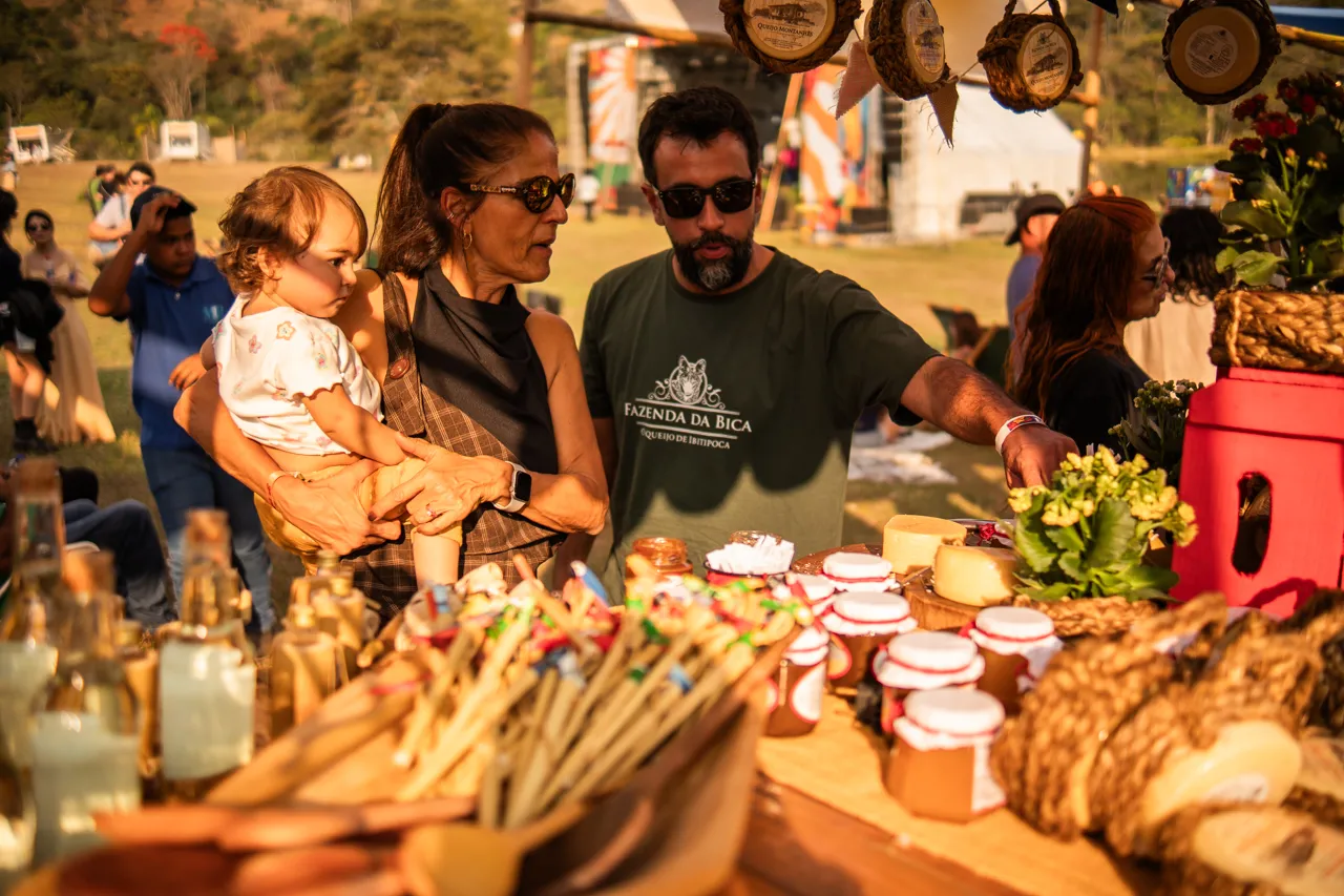 Festival Cores do Engenho colore Ibitipoca com música, gastronomia e sustentabilidade 1 Cores do Engenho busca aproximar público da natureza com experiências multiplas. (Foto: Divulgação)