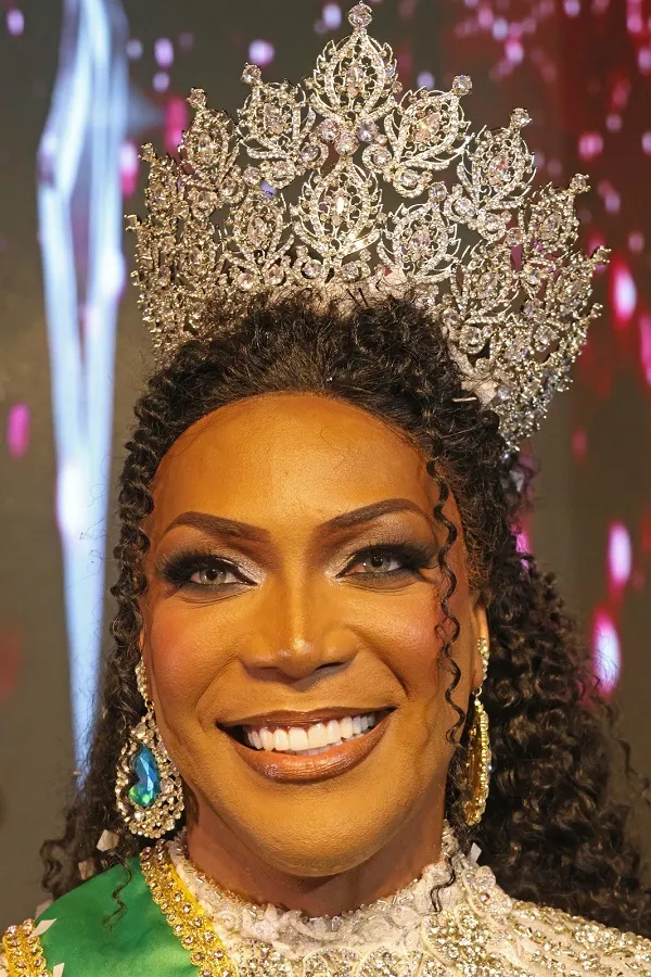 Jade Hwiskaier é coroada Miss Brasil Gay 2025 1 Jade Hwiskaier é coroada Miss Brasil Gay 2025