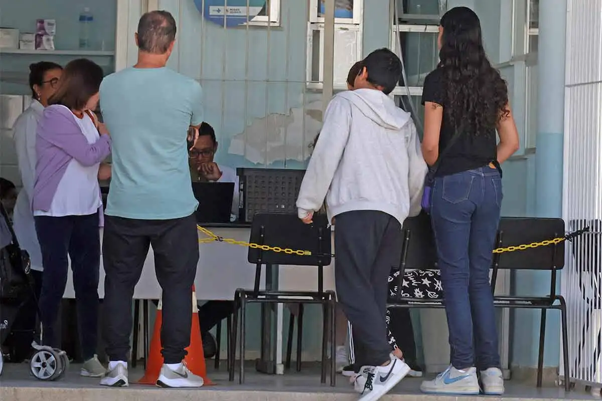 Usuários reclamam de longas filas e falta de funcionários em UBSs de Juiz de Fora