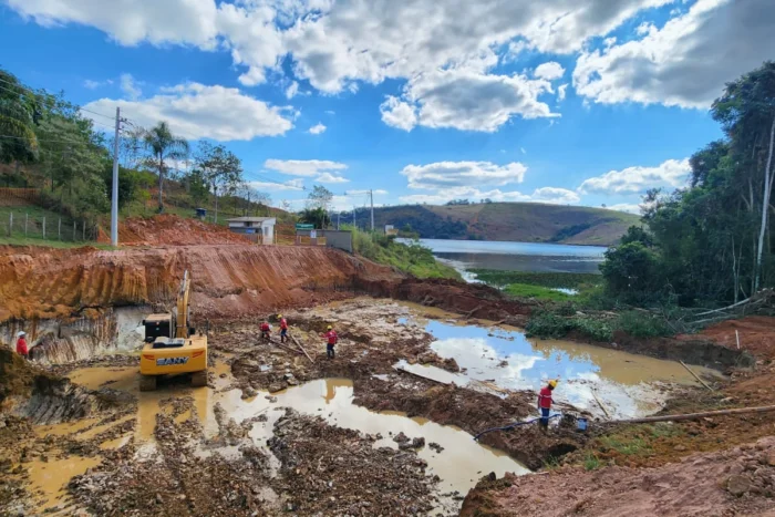 represa dr joão penido vertedouro