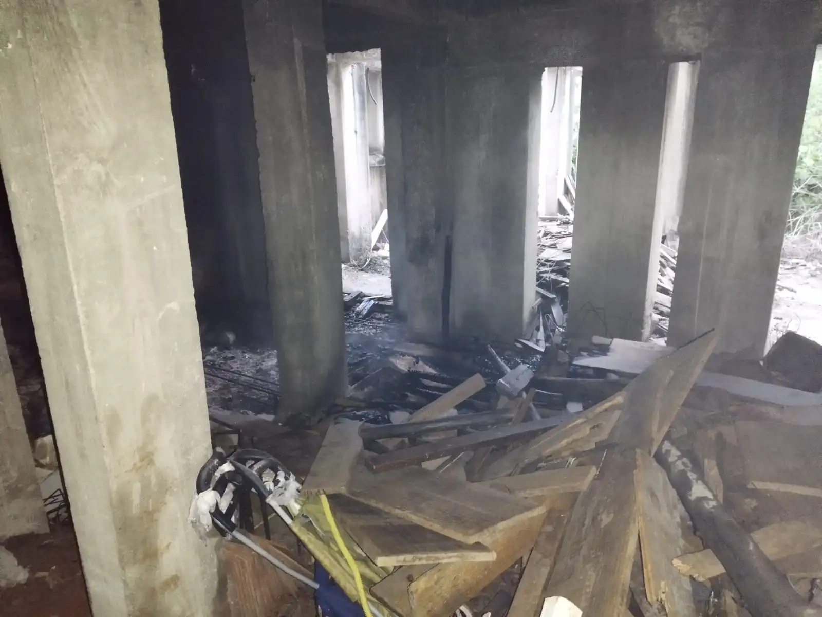 Principio de incendo em JF 3 Corpo de Bombeiros