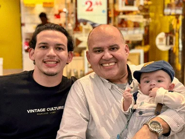 Homens com Bebe 021025 CR 1