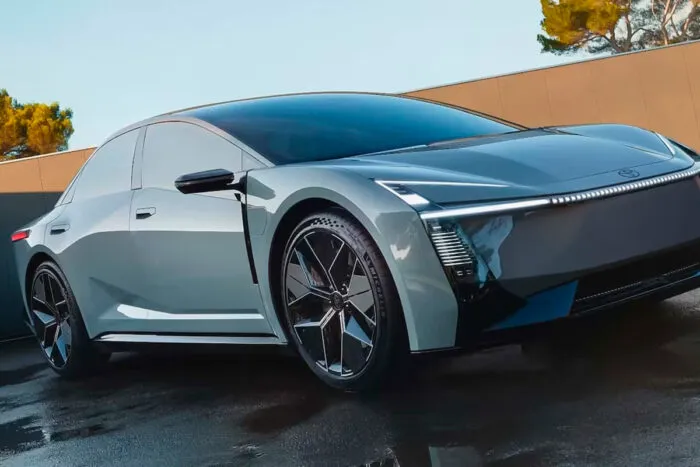 Novo Toyota Corolla será híbrido e elétrico e estreia em 2027